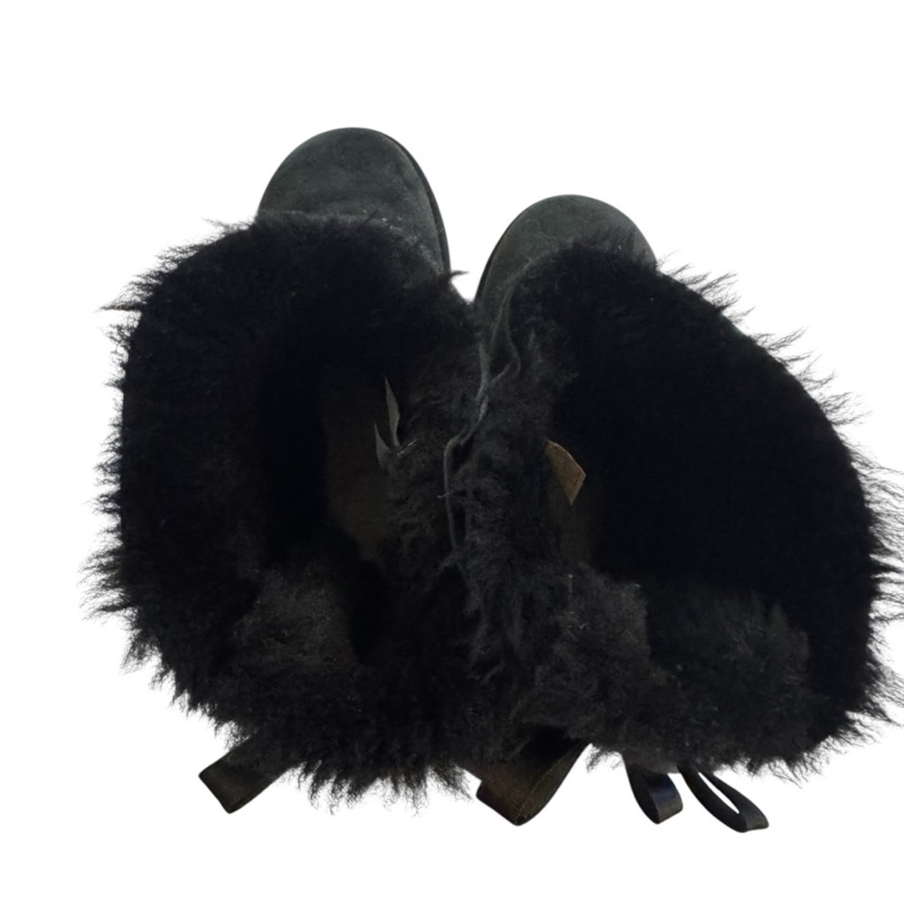 UGG Bailey Satin Bow II Boots Black
Suede Sheepskin Fur - Picture 7 of 14
